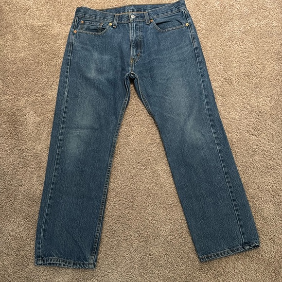 Levi’s 505 Jeans - Picture 1 of 5
